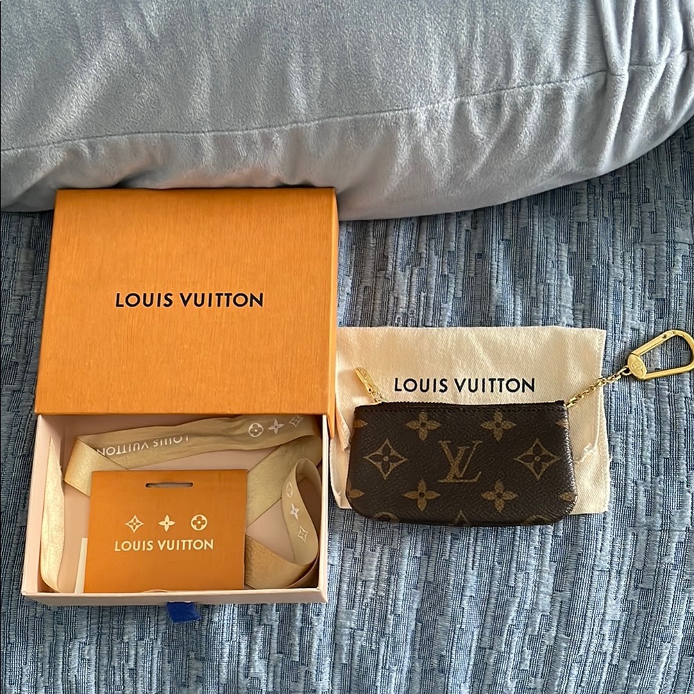 Authentic Louis Vuitton Brown Monogram Key Holder